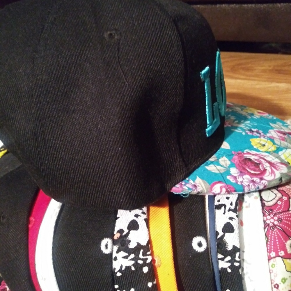 Snapback cap - Picture 3 of 4